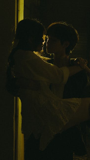 《鋼鐵森林》吻戲消失！井柏然親密鏡頭遭剪 觀眾怒轟：官方故意吊胃口