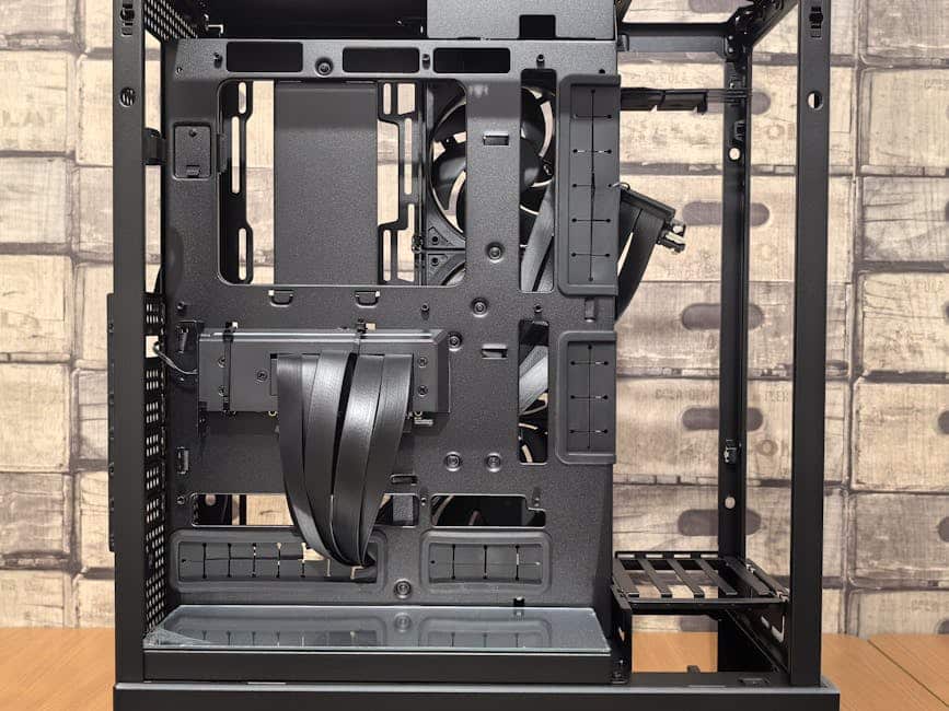 Fractal Design Ion 3 Gold 1000W 內部風扇