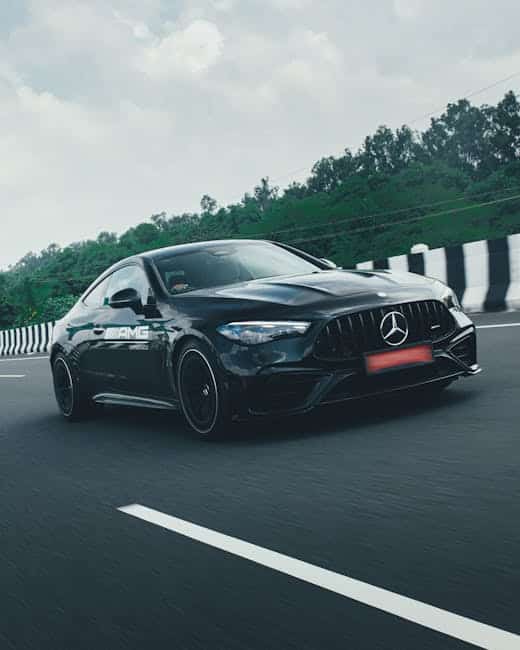 電動版,CLA 200,汽油入門版,電動入門版,CLA 180,CLA,汽油版,電動,乘客座觸控螢幕,本篇功課相關描述